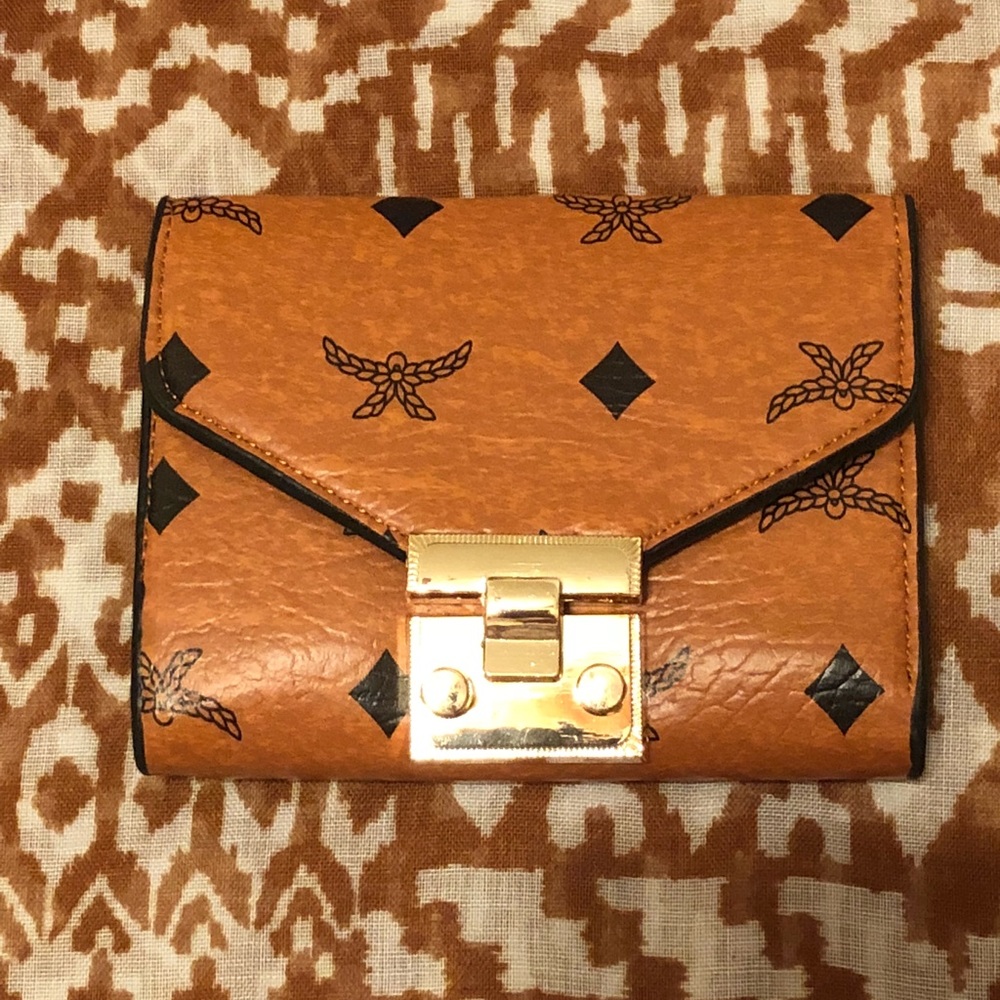 Wallet with Interior slot pockets